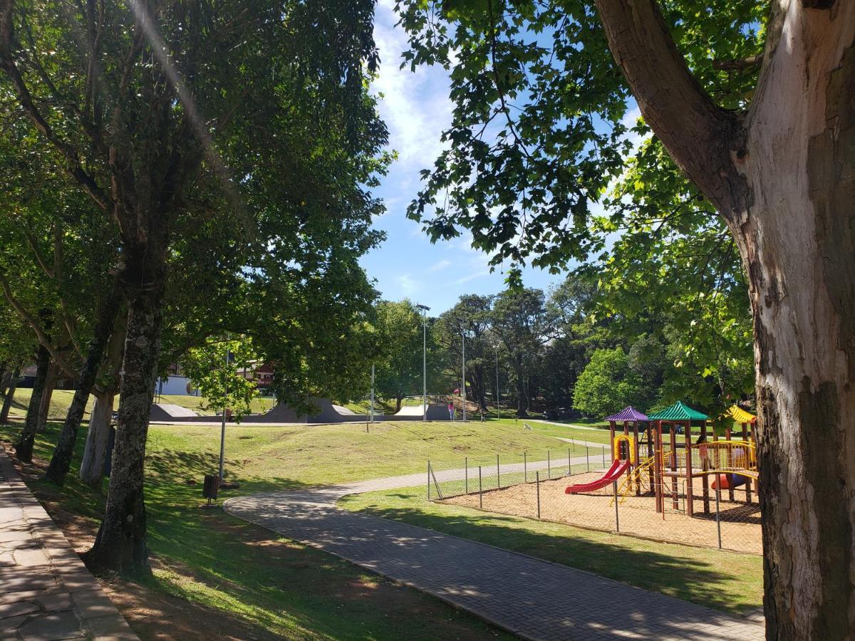 Lugar Encantador Com Patio, Proximo Ao Portico De Gramado Zewnętrze zdjęcie